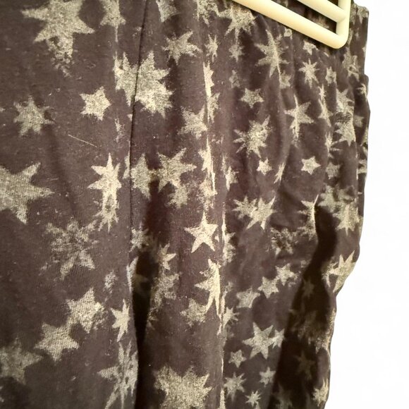 Women's Black & Silver Grey Torrid Star Print Ankle Leggings 1X - Picture 4 of 5